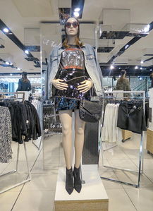 時尚穿搭指南 精選女裝品牌與零售新風尚